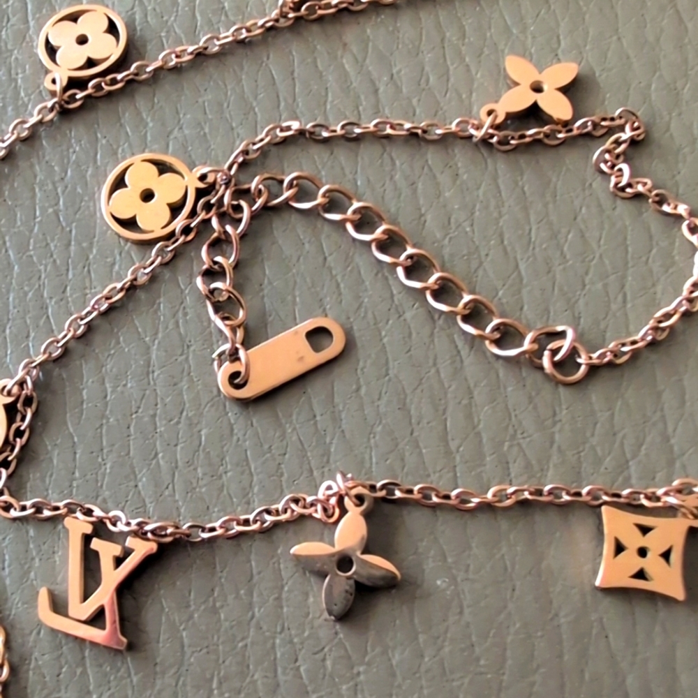 Gold Jewelry - Picture 3 of 5